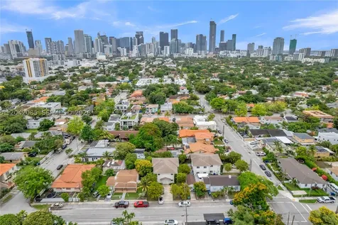 1029 SW 11th Avenue Miami FL 33130