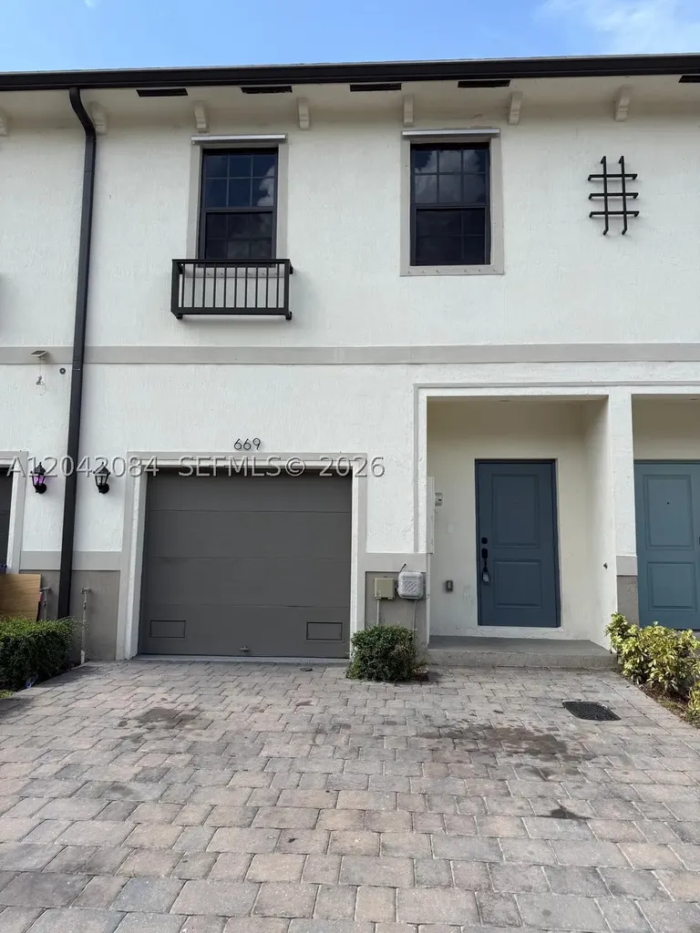 669 SW 11th Street Florida City FL 33034