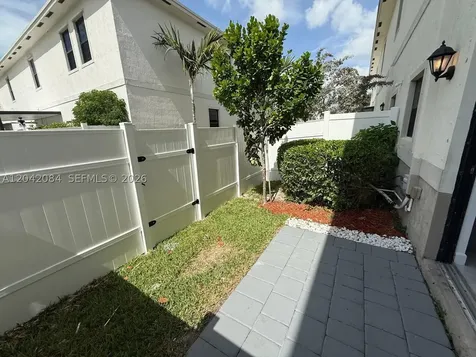 669 SW 11th Street Florida City FL 33034