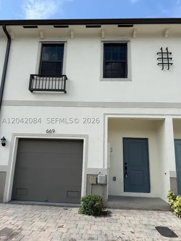 669 SW 11th Street Florida City FL 33034