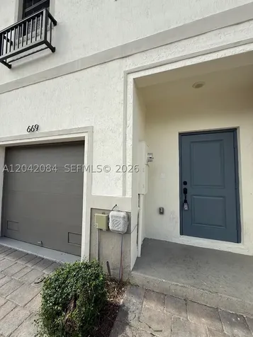 669 SW 11th Street Florida City FL 33034