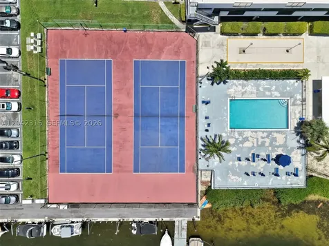 2750 NE 183rd Street Aventura FL 33160