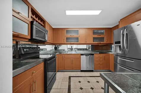 2750 NE 183rd Street Aventura FL 33160
