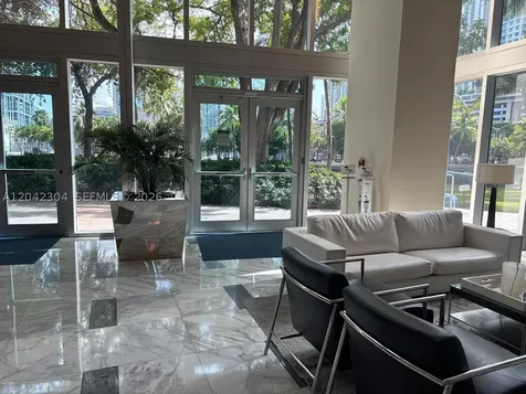185 SW 7th Street Miami FL 33130