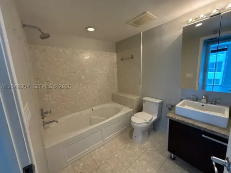 185 SW 7th Street Miami FL 33130