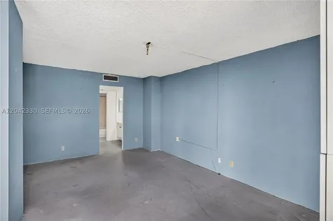 20301 W Country Club Drive Aventura FL 33180