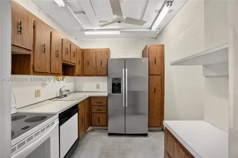 20301 W Country Club Drive Aventura FL 33180