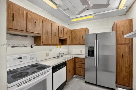 20301 W Country Club Drive Aventura FL 33180