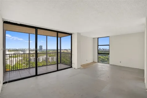 20301 W Country Club Drive Aventura FL 33180