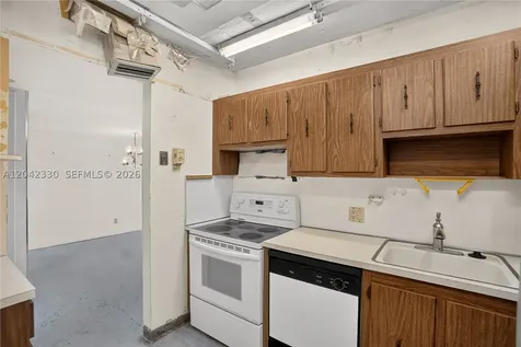 20301 W Country Club Drive Aventura FL 33180