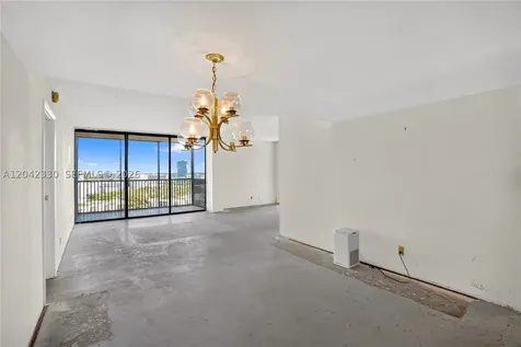 20301 W Country Club Drive Aventura FL 33180