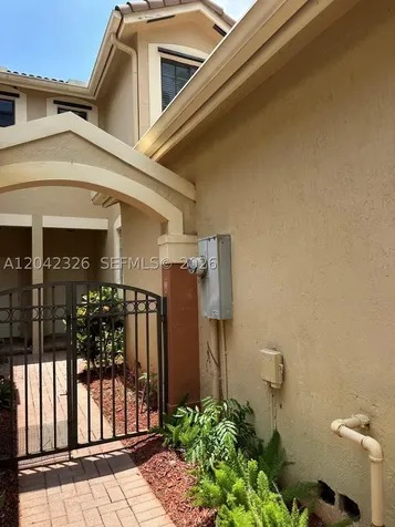4309 Vineyard Circle Weston FL 33332