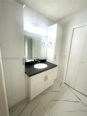 403 Lakeview Drive Weston FL 33326