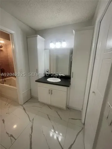 403 Lakeview Drive Weston FL 33326