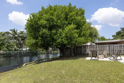 8350 NW 27th Place Sunrise FL 33322