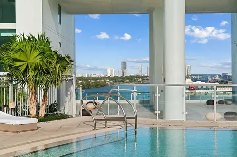 900 Biscayne Boulevard Miami FL 33132