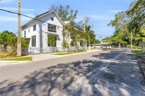 3204 Plaza Street Miami FL 33133