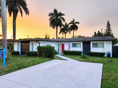 121 NE 18th Street Homestead FL 33030