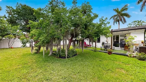 121 NE 18th Street Homestead FL 33030
