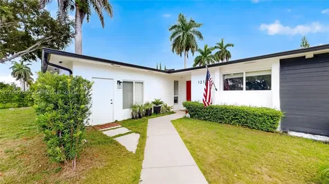 121 NE 18th Street Homestead FL 33030