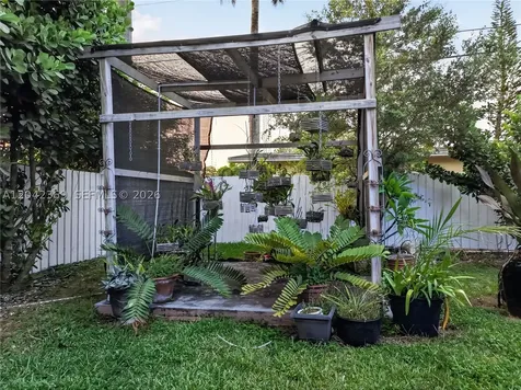 121 NE 18th Street Homestead FL 33030