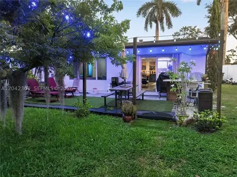 121 NE 18th Street Homestead FL 33030
