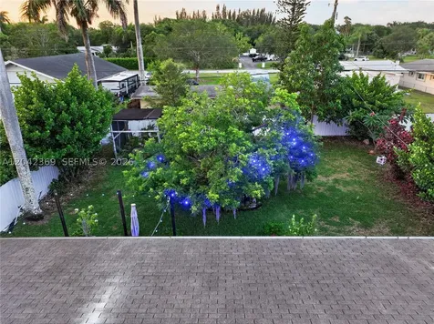 121 NE 18th Street Homestead FL 33030