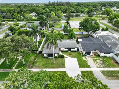 121 NE 18th Street Homestead FL 33030