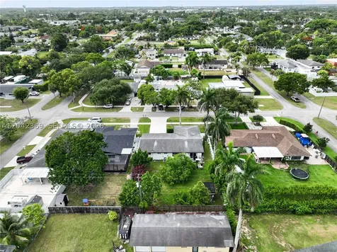 121 NE 18th Street Homestead FL 33030