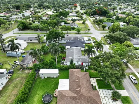 121 NE 18th Street Homestead FL 33030