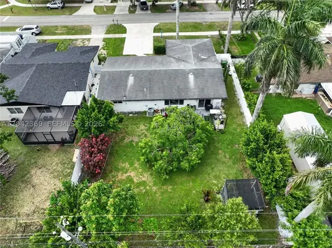 121 NE 18th Street Homestead FL 33030