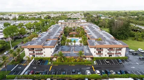 7483 SW 82nd Street Miami FL 33143