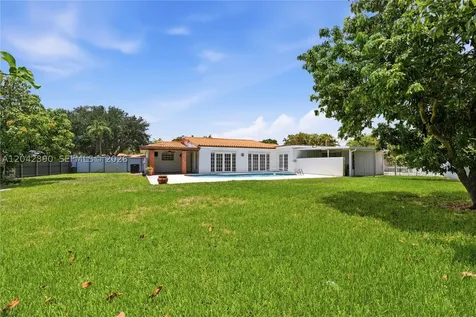 8197 W 14th Court Hialeah FL 33014