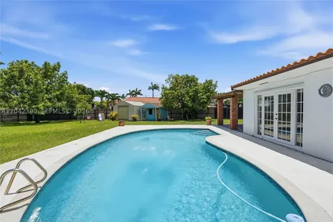 8197 W 14th Court Hialeah FL 33014