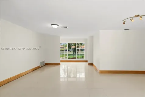 8197 W 14th Court Hialeah FL 33014