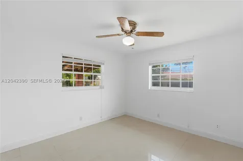 8197 W 14th Court Hialeah FL 33014