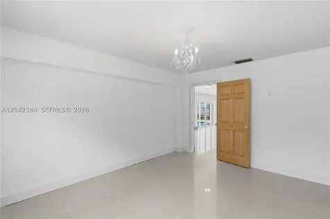 8197 W 14th Court Hialeah FL 33014