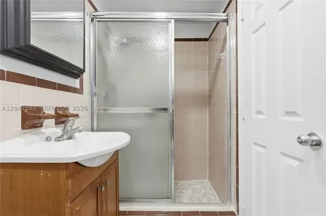 8197 W 14th Court Hialeah FL 33014