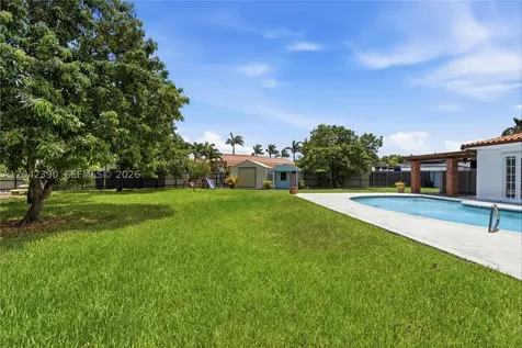 8197 W 14th Court Hialeah FL 33014