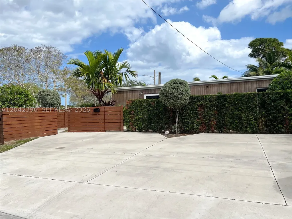 1240 NE 17th Avenue Fort Lauderdale FL 33304