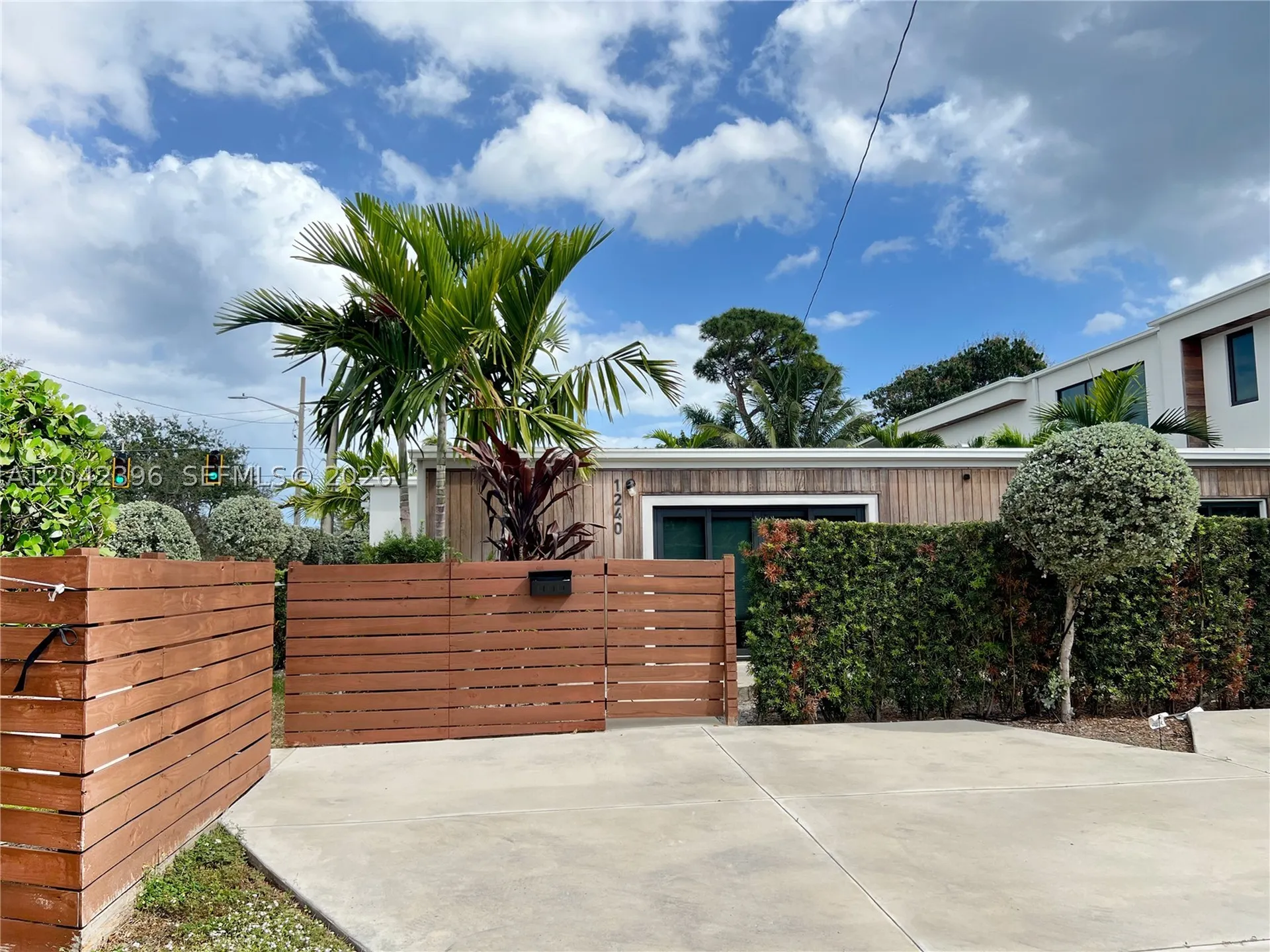 1240 NE 17th Avenue Fort Lauderdale FL 33304