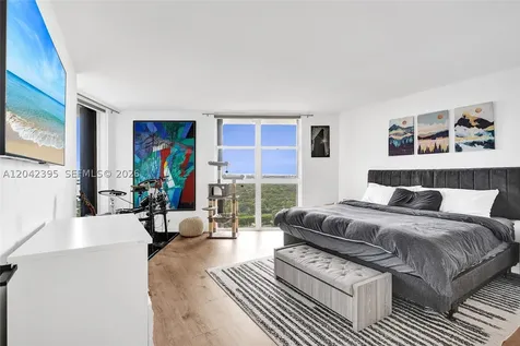 2000 Towerside Terrace Miami FL 33138