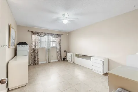 1800 W 54th Street Hialeah FL 33012