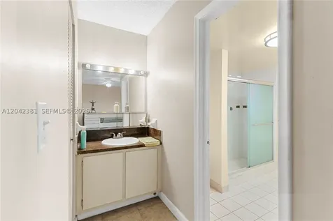 1800 W 54th Street Hialeah FL 33012
