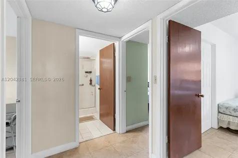 1800 W 54th Street Hialeah FL 33012