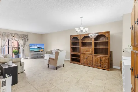 1800 W 54th Street Hialeah FL 33012