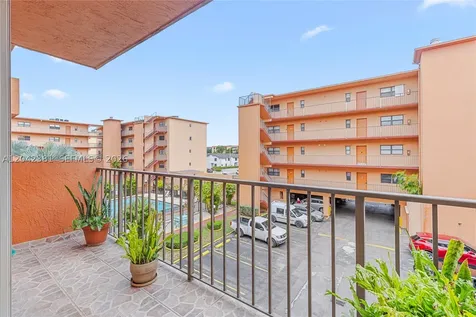 1800 W 54th Street Hialeah FL 33012