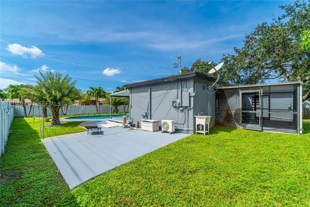 3338 Taft Street Hollywood FL 33021