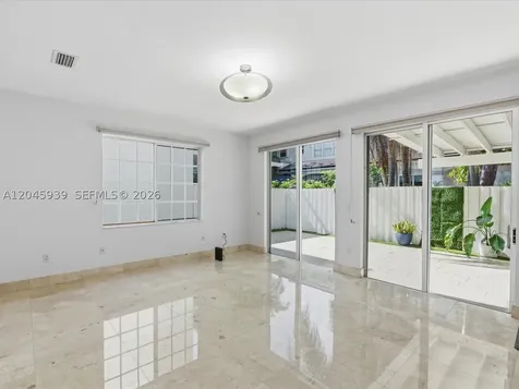 11274 NW 43rd Terrace Doral FL 33178