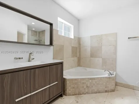 11274 NW 43rd Terrace Doral FL 33178